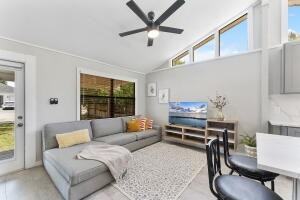 1292 Sw 25th Ave - Photo 7 of 37