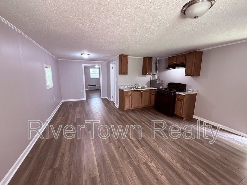 504 Philwood Cove - Photo 2 of 4