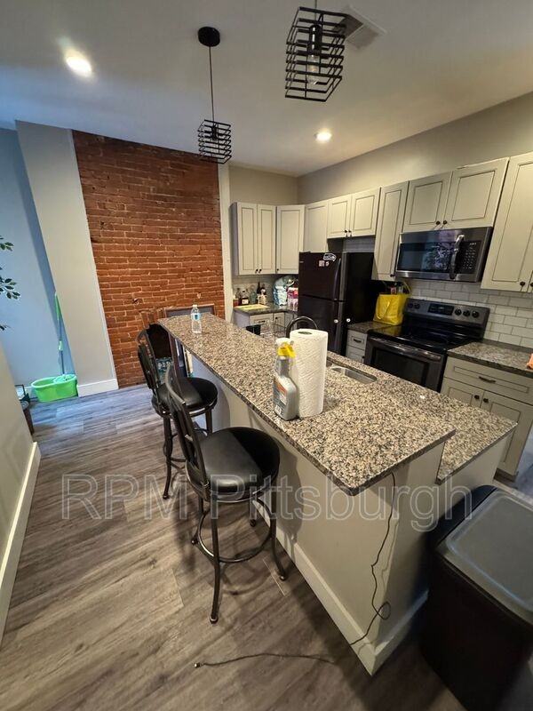 5148 Dearborn St - Photo 3 of 13