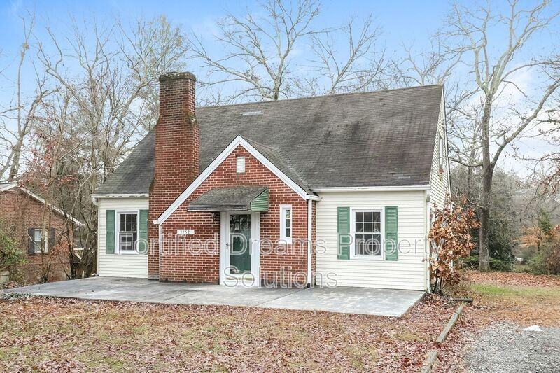 1252 Brookwood Dr - Photo 2 of 20