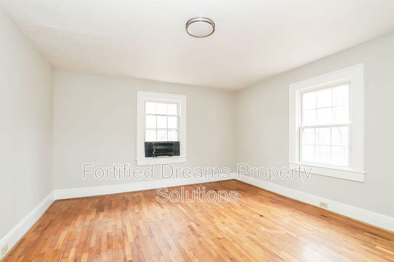 1252 Brookwood Dr - Photo 4 of 20