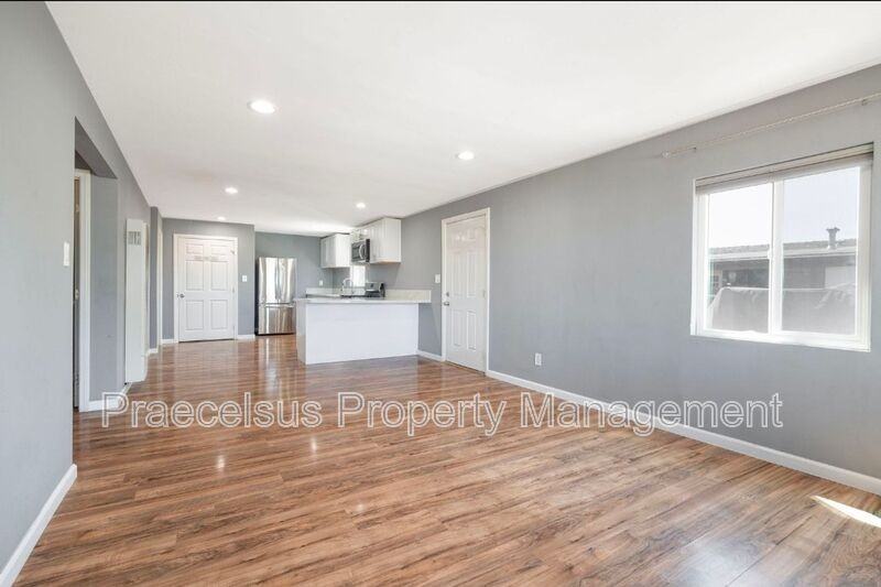 311 Date St - Photo 3 of 35