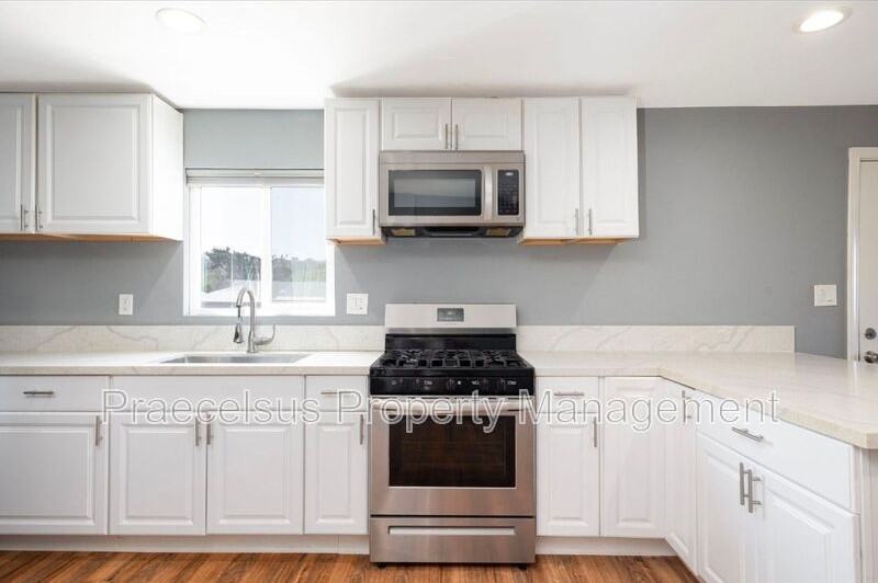 311 Date St - Photo 7 of 35