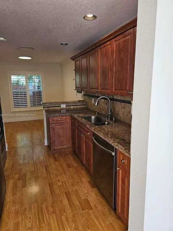 2816 Nw 99th Ter - Photo 2 of 9