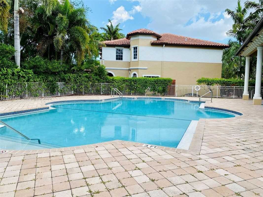 12780 Southwest 50th Street - Photo 3 of 10