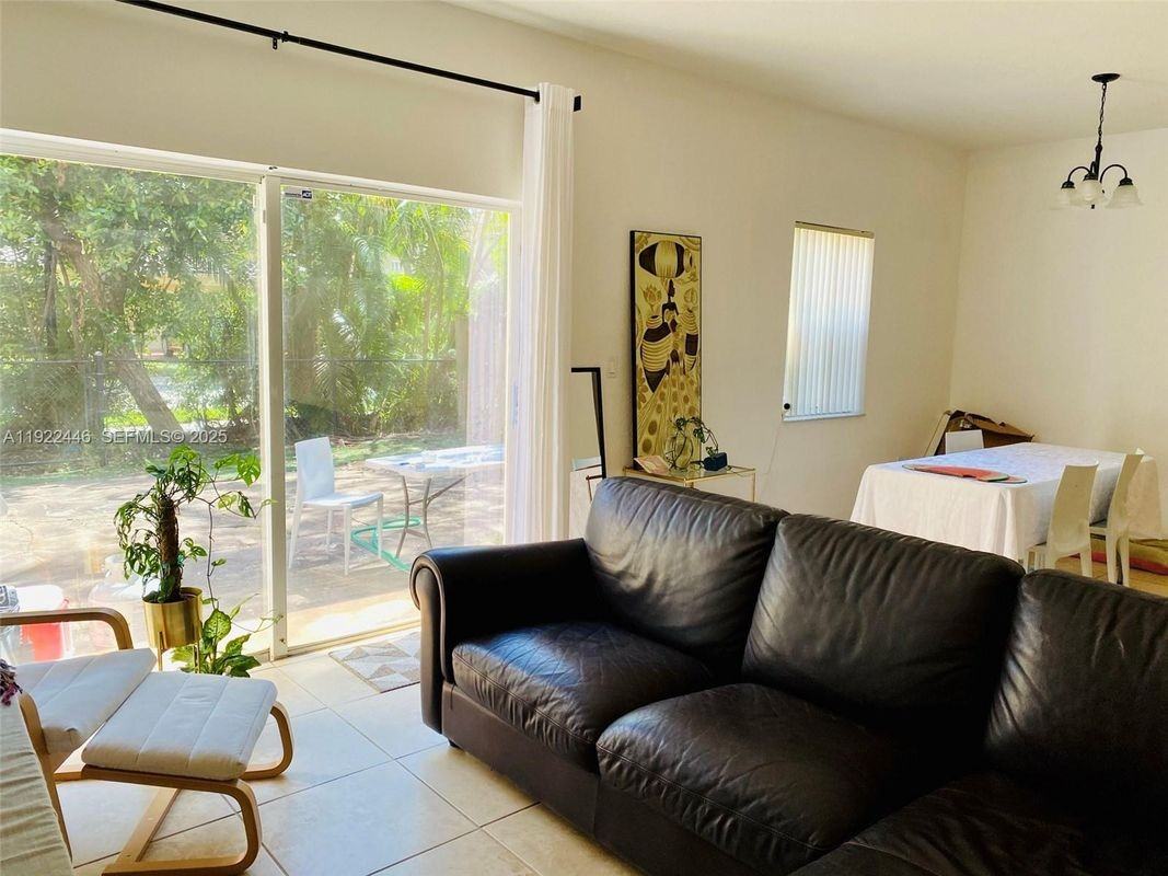 12780 Southwest 50th Street - Photo 7 of 10