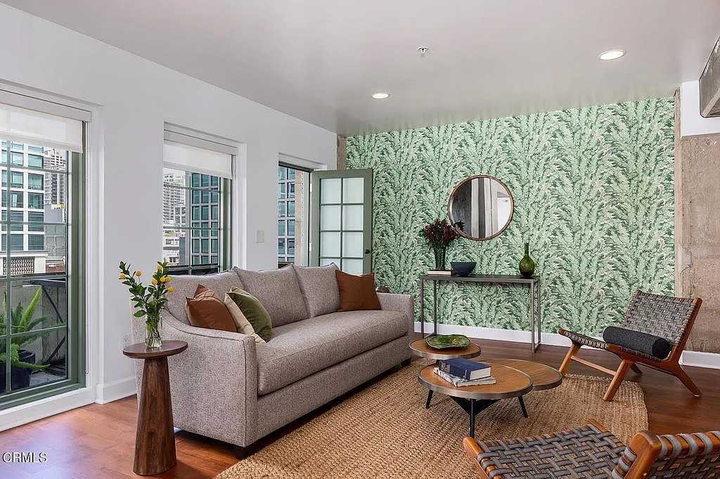 416 S Spring St - Photo 5 of 26