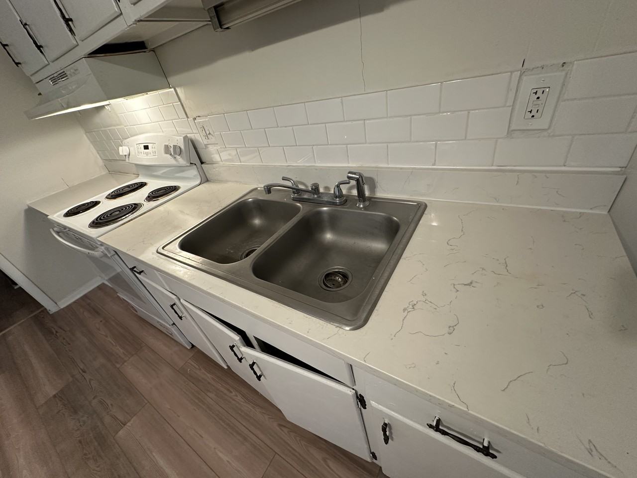 148 S 17th St #2 - Photo 5 of 19