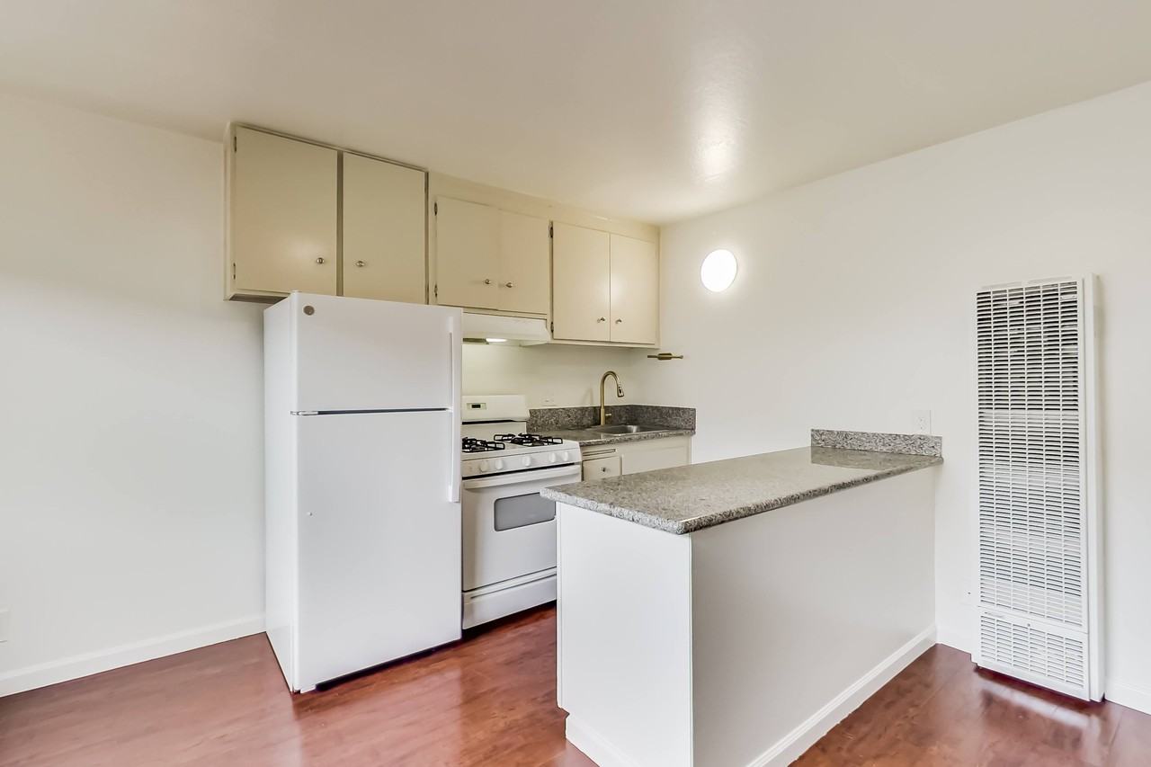 Linden Haus - Photo 6 of 15