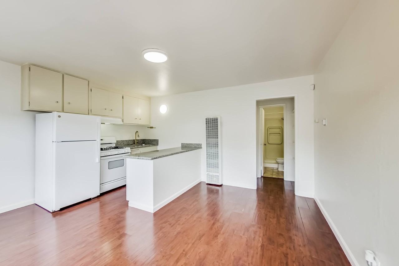 Linden Haus - Photo 7 of 15