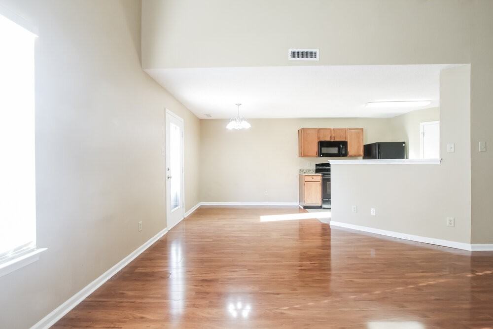 10548 Glenayr Dr - Photo 5 of 25