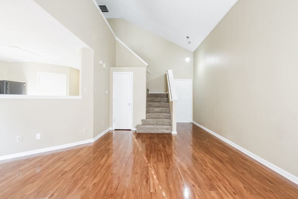 10548 Glenayr Dr - Photo 7 of 25