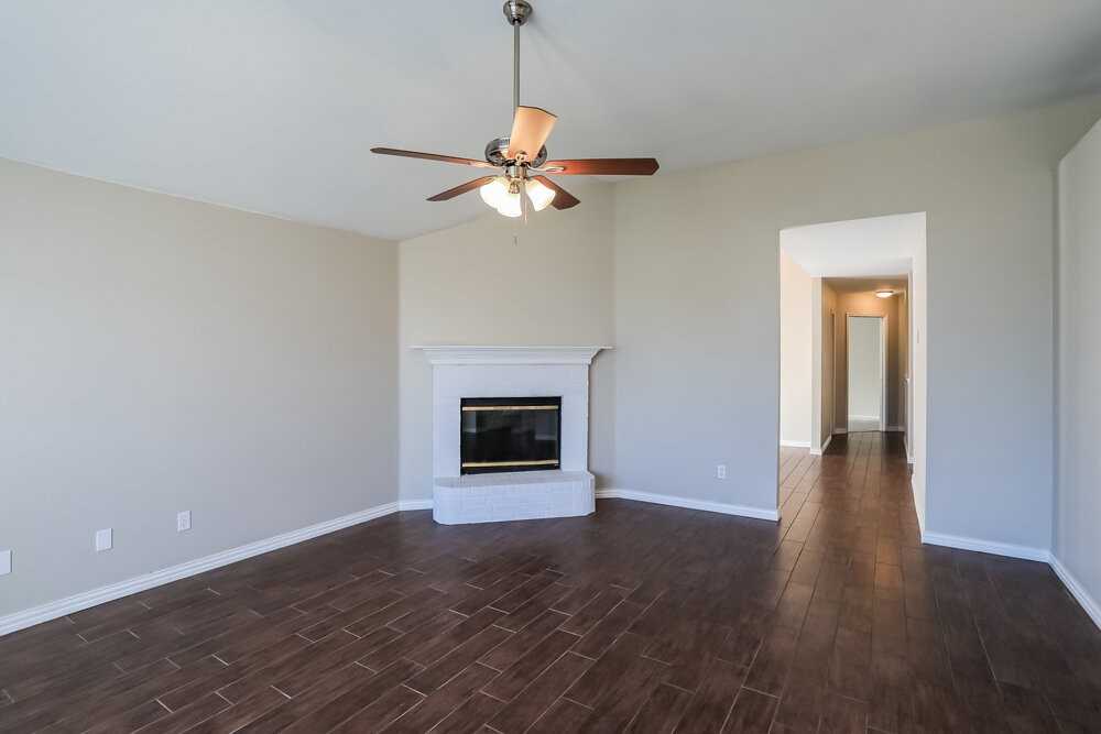 5800 Magnum Dr - Photo 3 of 16