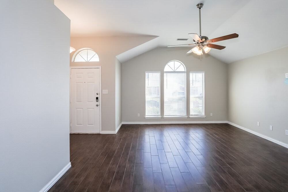 5800 Magnum Dr - Photo 4 of 16