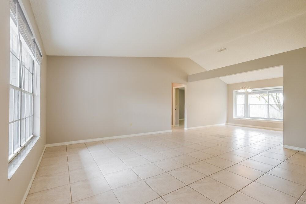 1999 Excalibur Dr - Photo 4 of 16