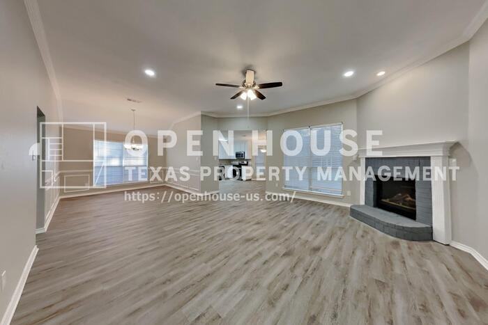 609 Parkhill Dr - Photo 4 of 20