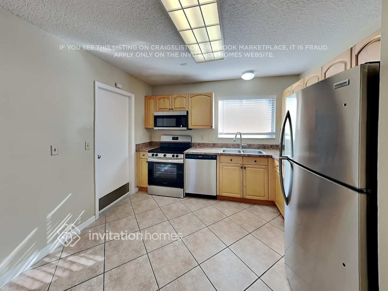 5040 Foxhall Drive North - Photo 6 of 17