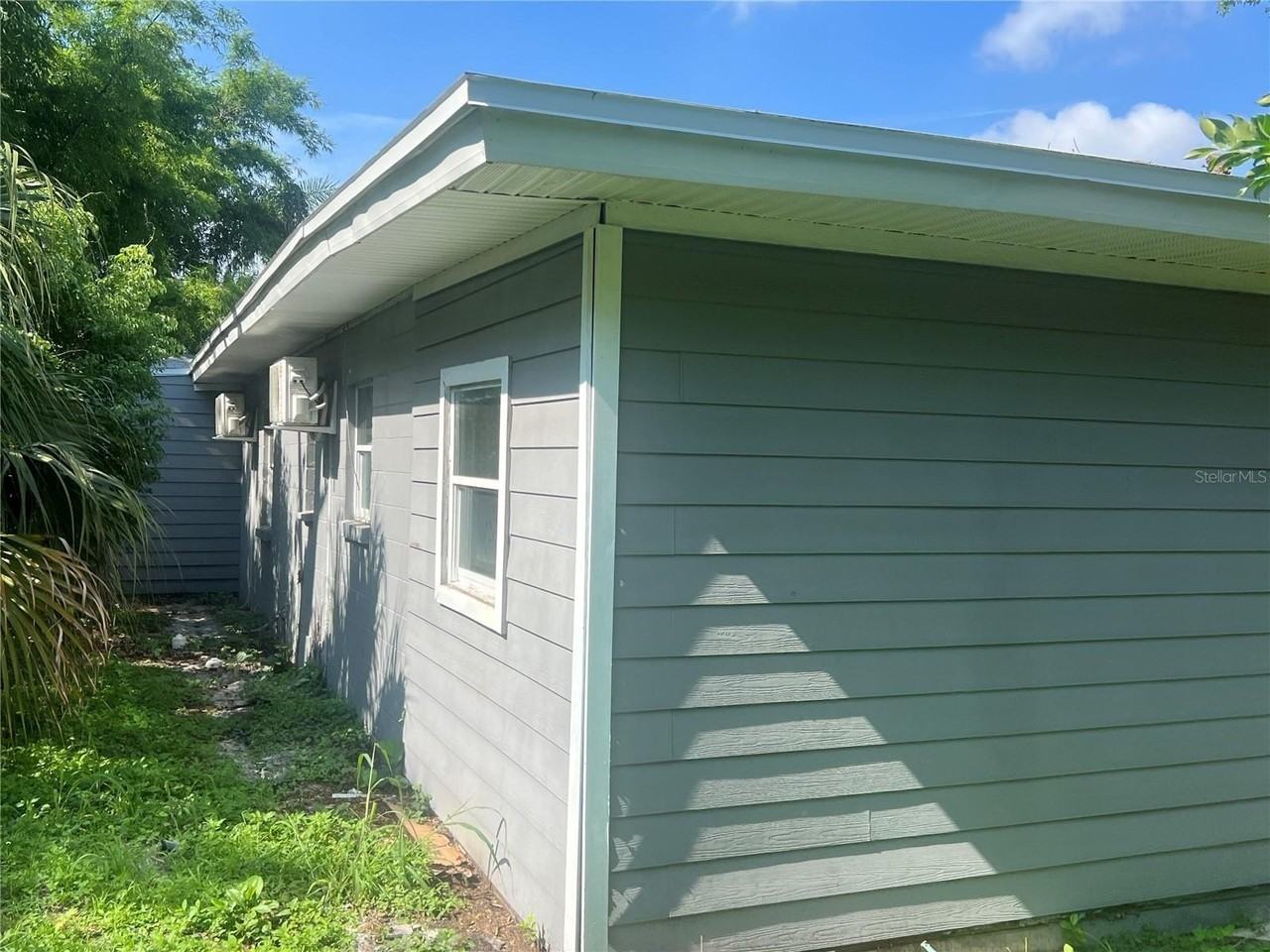 2002 E 33rd Ave - Photo 3 of 19