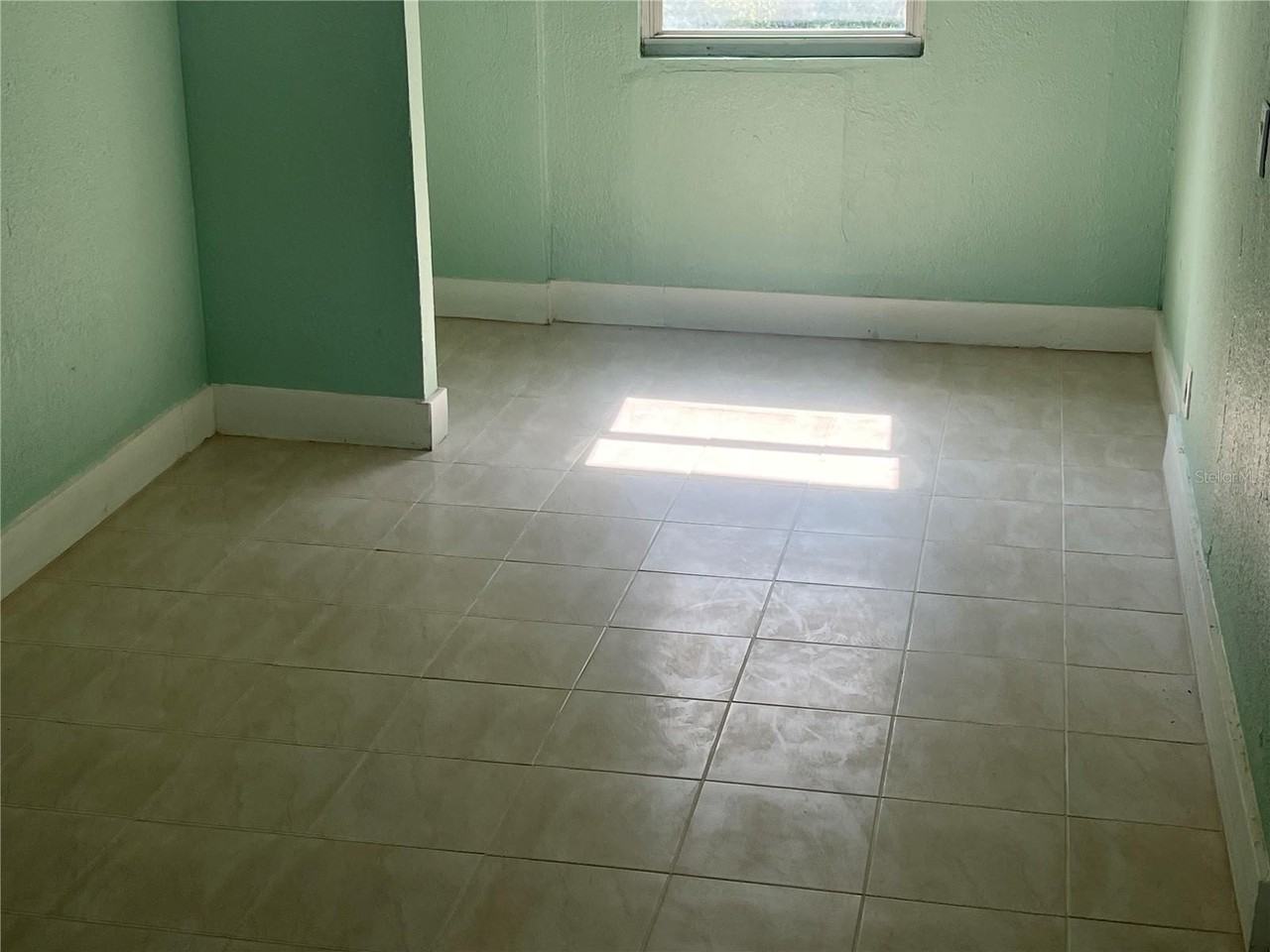 2002 E 33rd Ave - Photo 5 of 19