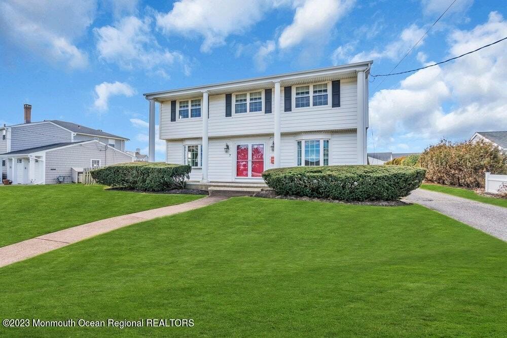 7 Howell Ave - Photo 5 of 50