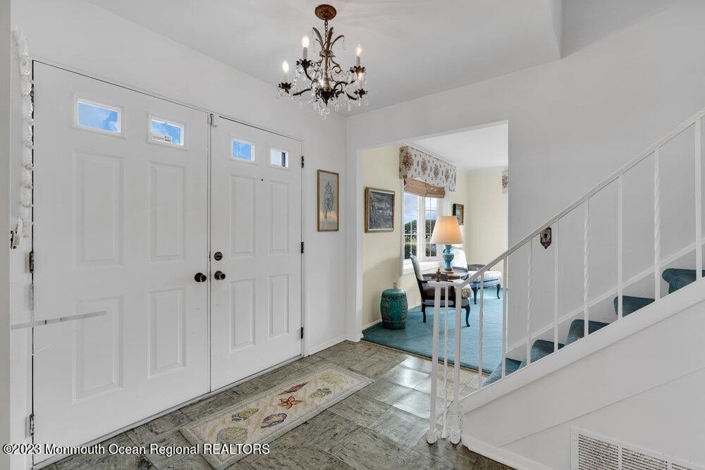 7 Howell Ave - Photo 6 of 50