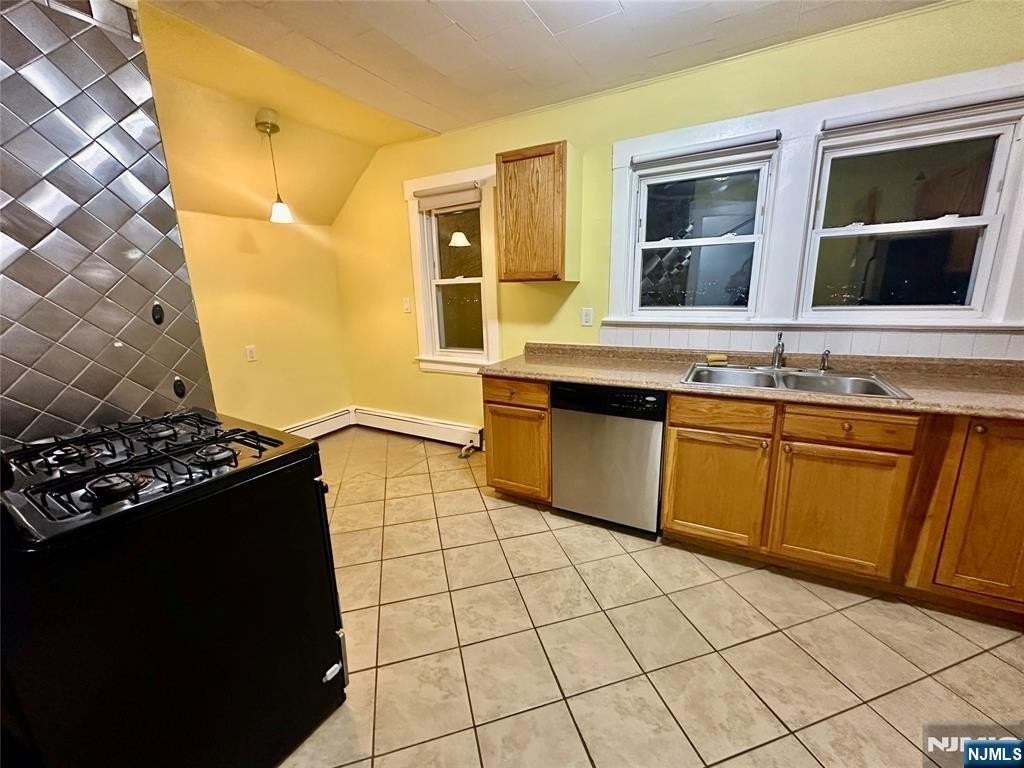 546 Victory Ave - Photo 5 of 14