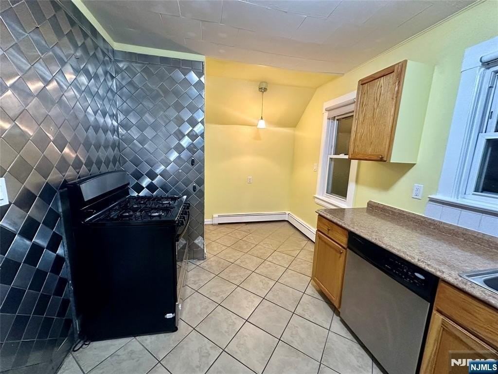 546 Victory Ave - Photo 7 of 14