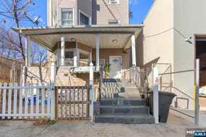 featured image of 84 Washington Place