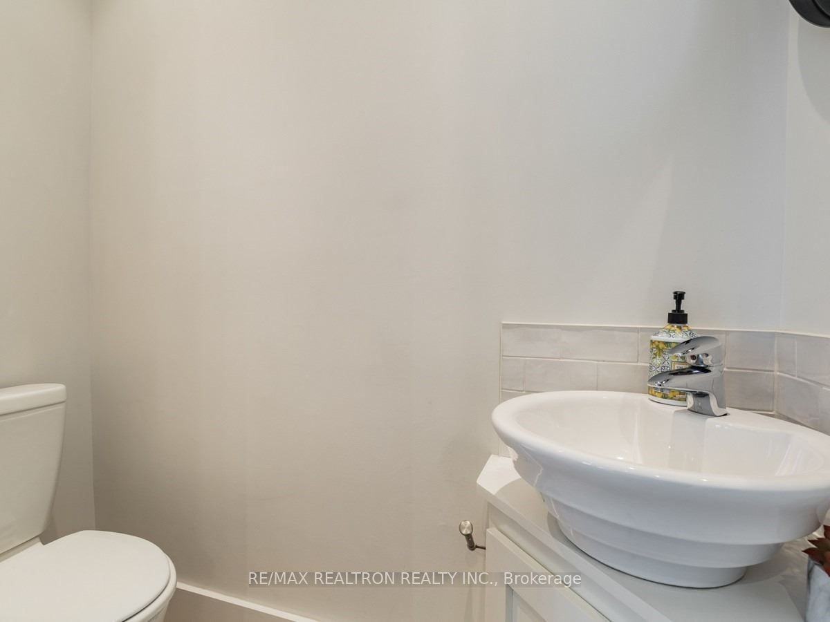 1047 Davenport Road - Photo 7 of 21