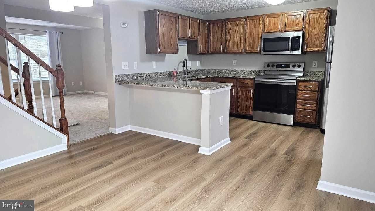 1196 Swanhill Court - Photo 5 of 32