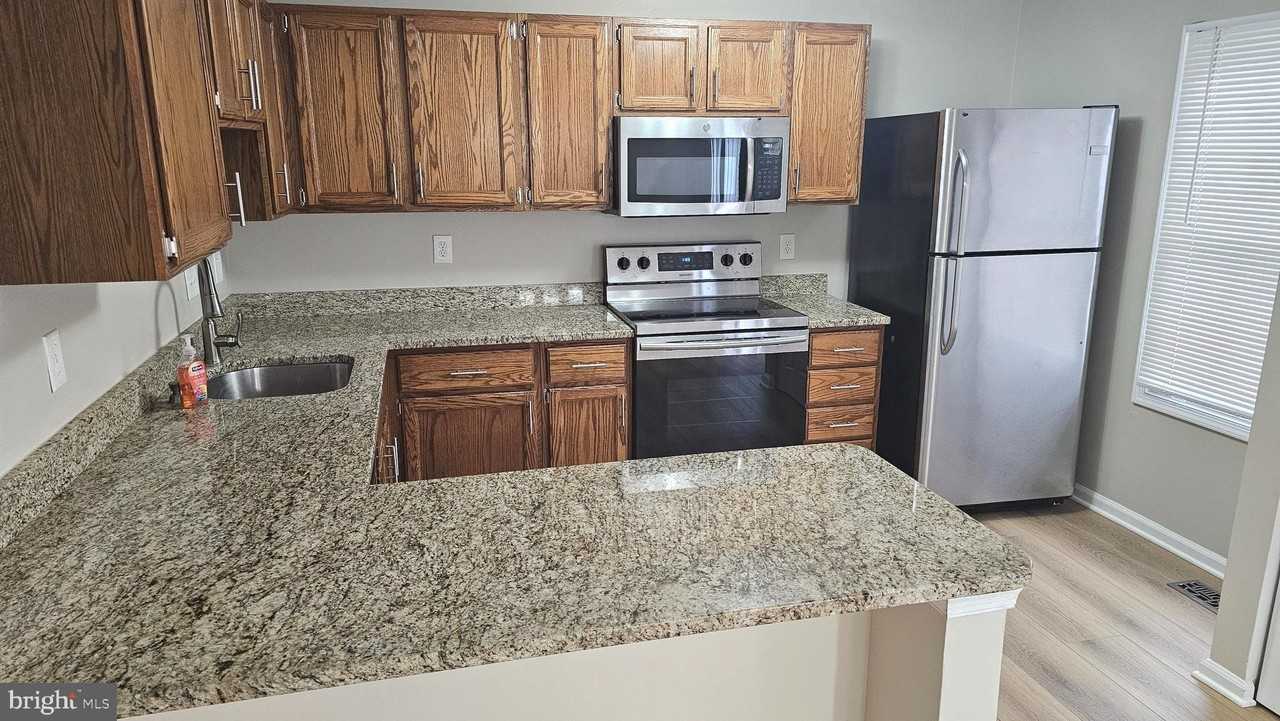 1196 Swanhill Court - Photo 6 of 32