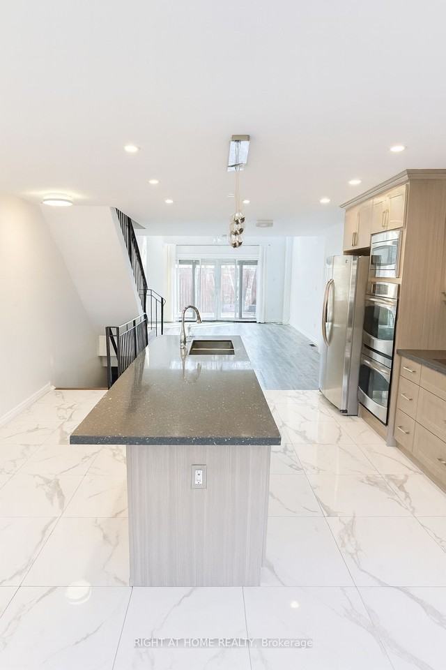 17 Keewatin Avenue - Photo 3 of 16