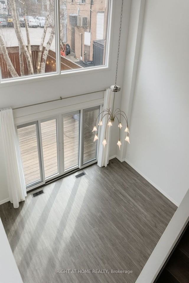 17 Keewatin Avenue - Photo 6 of 16