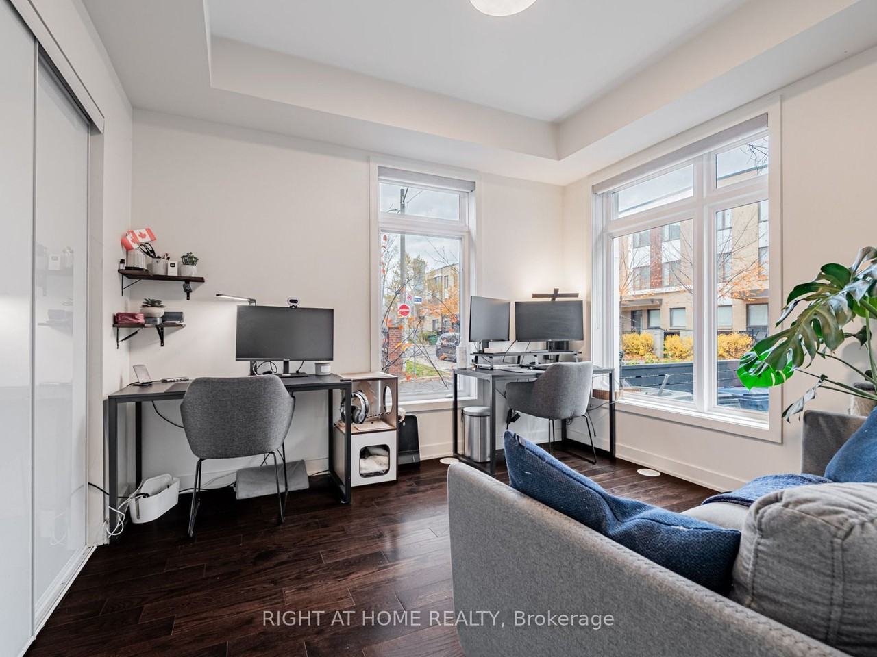 53 Sutton Avenue - Photo 2 of 33