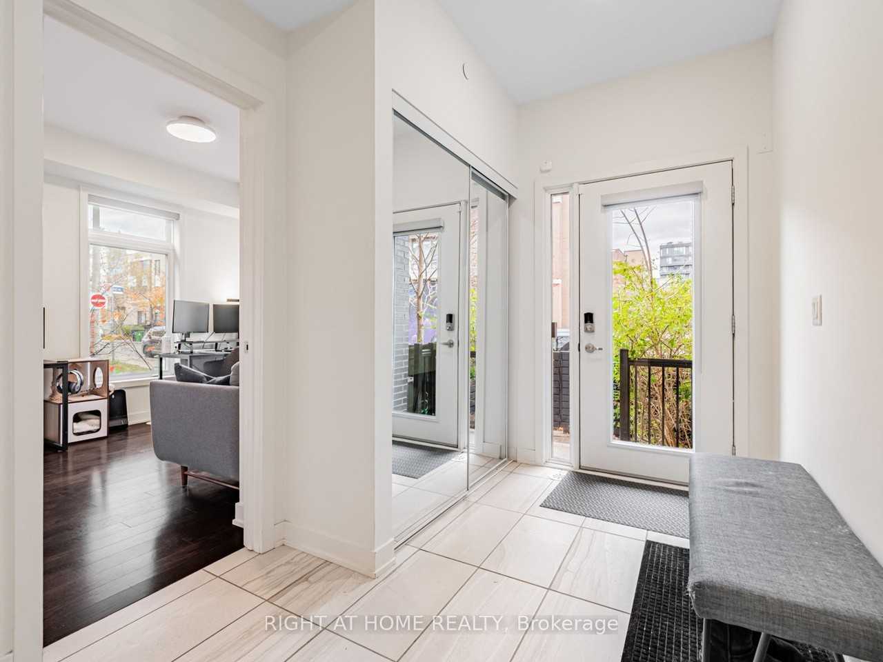 53 Sutton Avenue - Photo 3 of 33