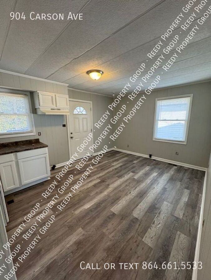 904 Carson Ave - Photo 4 of 10