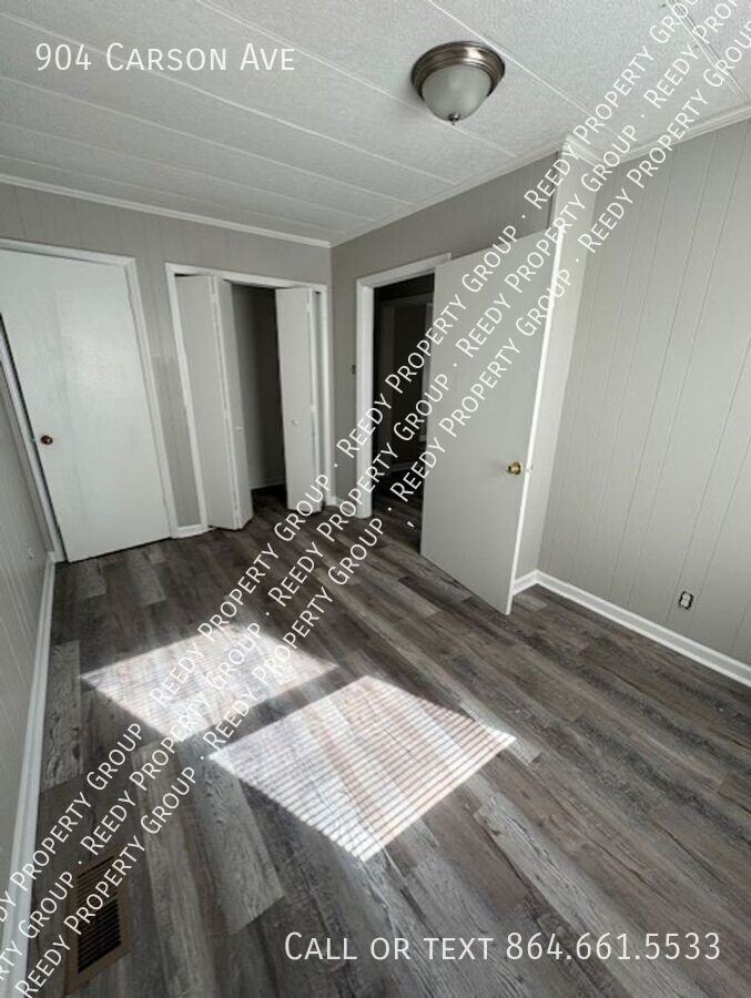 904 Carson Ave - Photo 7 of 10