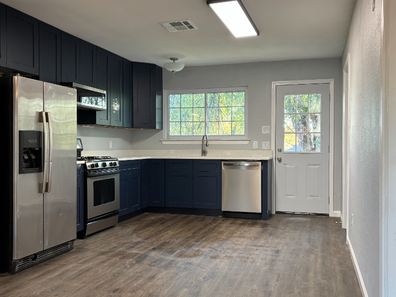 2325 Lakehurst Drive - Photo 6 of 15