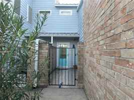 featured image of 1461 Moore Ave