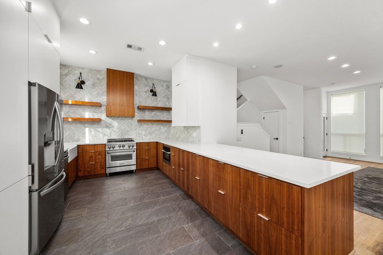 1801 O'neil Street #1801C - Photo 2 of 37