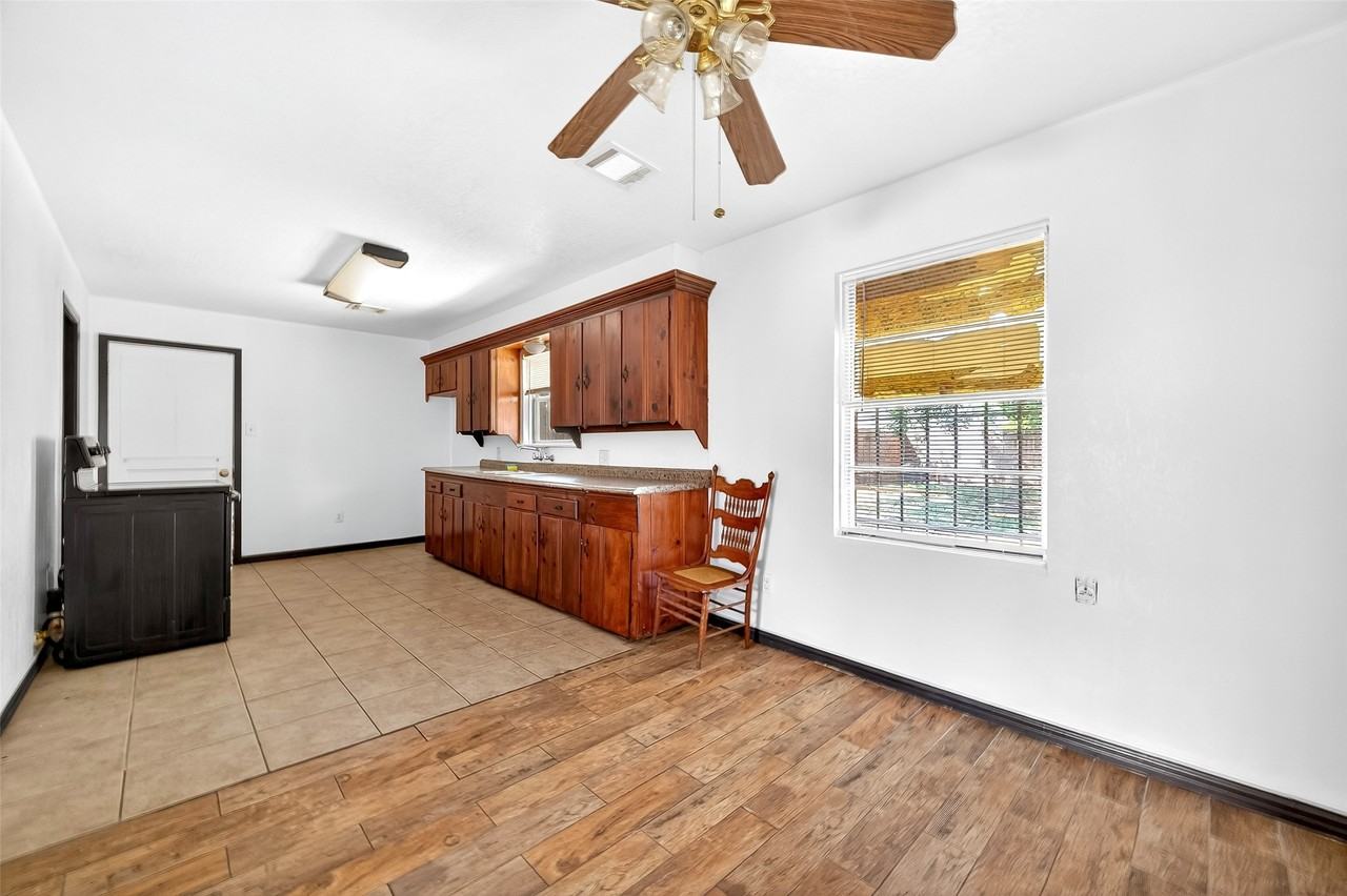 423 Gammon Dr #423 - Photo 2 of 25