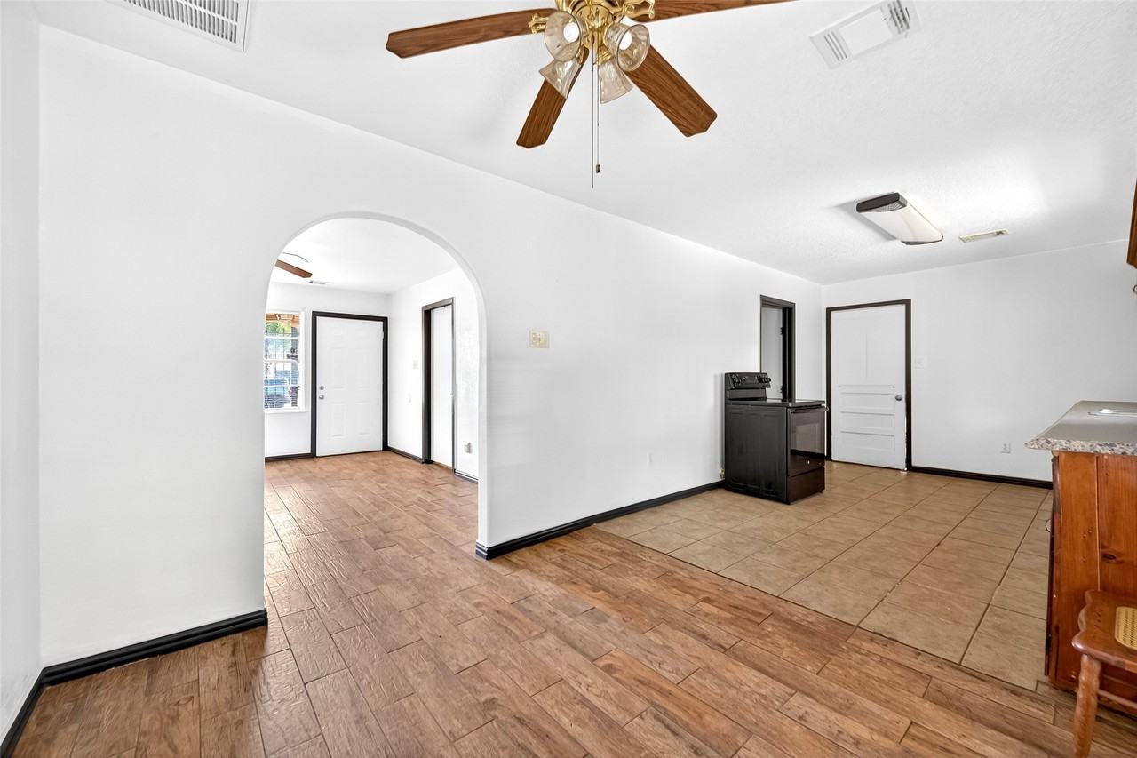 423 Gammon Dr #423 - Photo 3 of 25