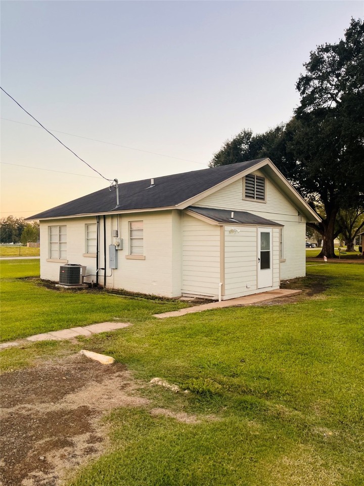 1583 Dover St #1583-7 - Photo 7 of 19