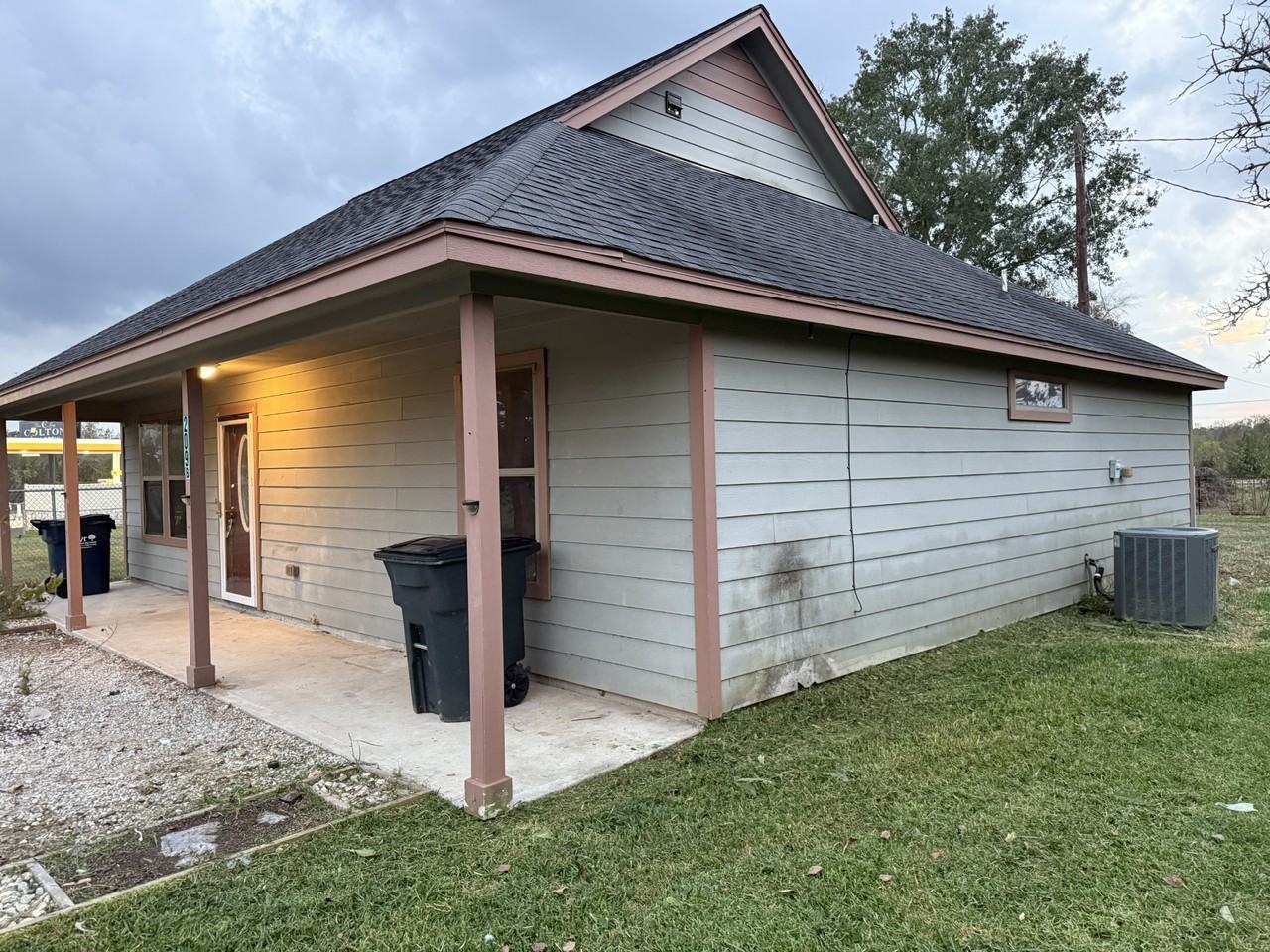 209 6th Street #209 - Photo 4 of 5