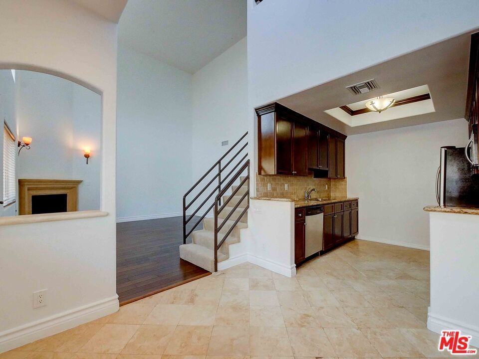 4128 Whitsett Avenue #4128-203 - Photo 2 of 26