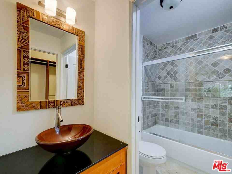 4128 Whitsett Avenue #4128-203 - Photo 5 of 26