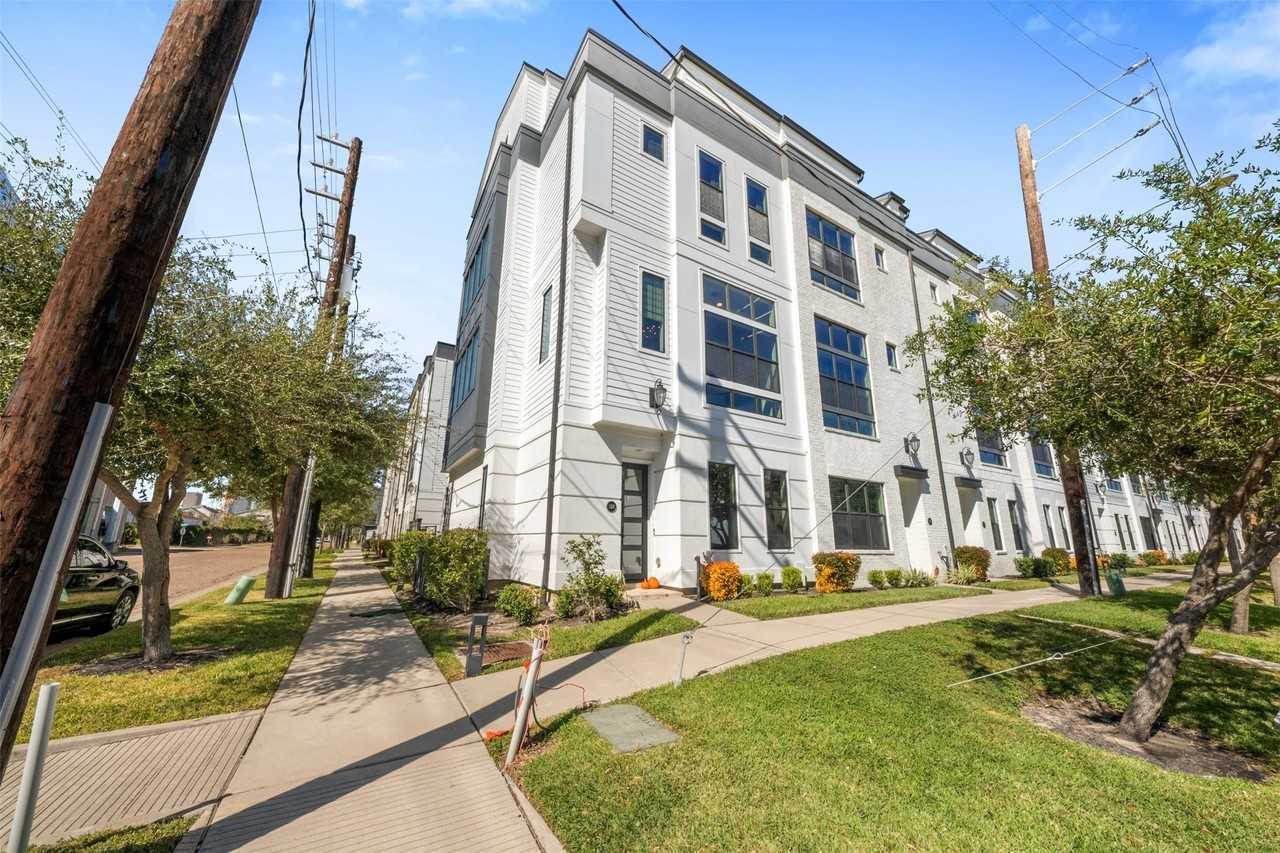 1122 Ennis Street #1122 - Photo 2 of 24