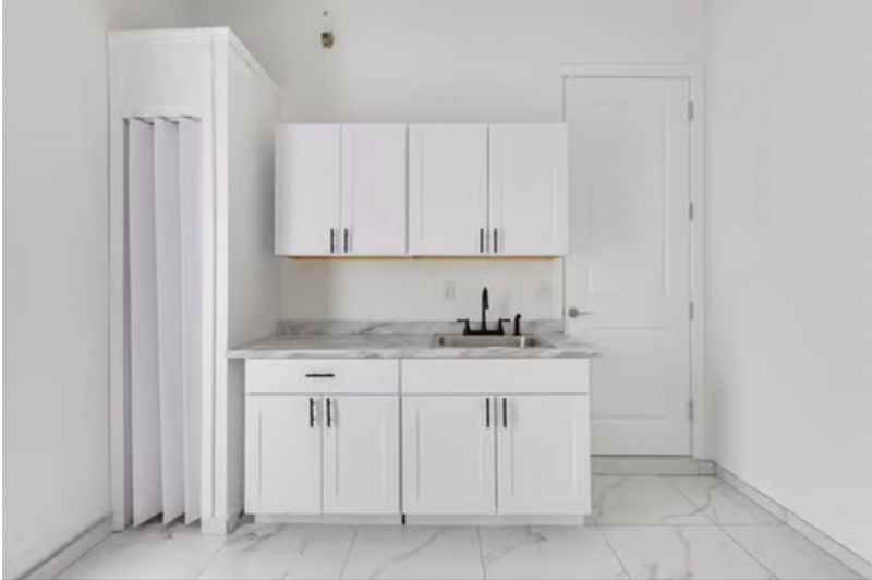 653 Stanley Ave S - Photo 5 of 12