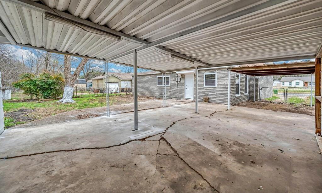 3225 East Edmond Avenue #3225 - Photo 2 of 25