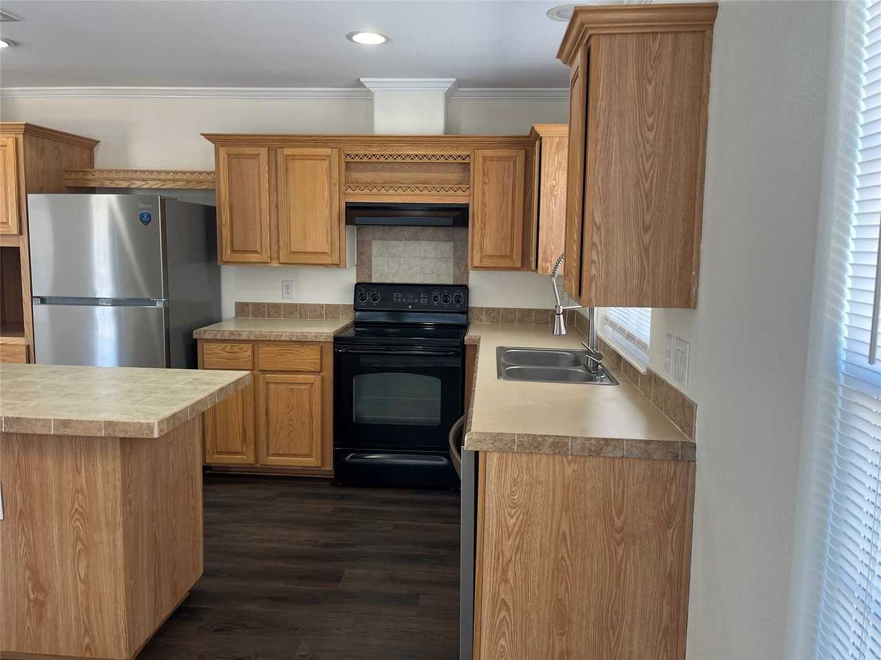 1007 Rose Lane #1007 - Photo 5 of 37